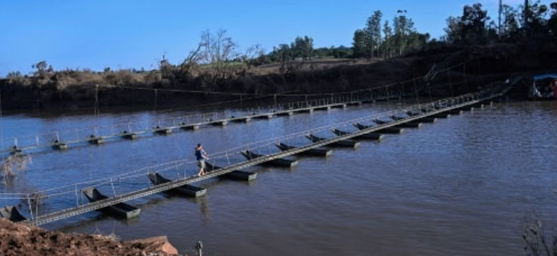 Brésil : des passerelles pour surmonter les inondations